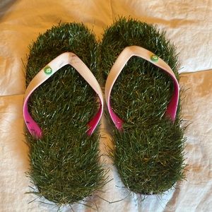 NWOT GGF grass sandals